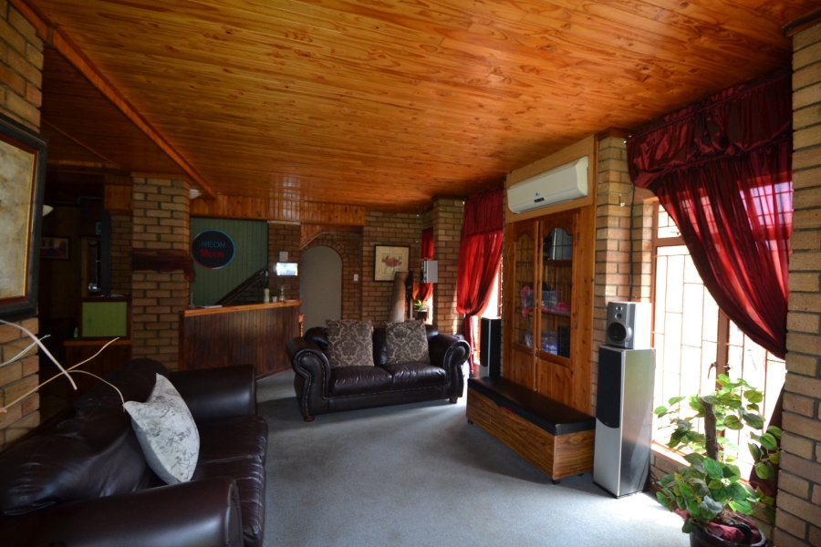 7 Bedroom Property for Sale in Riebeeckstad Free State